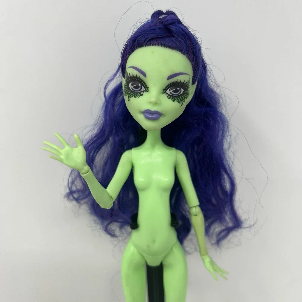 Monster High Amanita Nightshade Gloom‎ and Bloom Doll Mattel Fashion Figure 2008